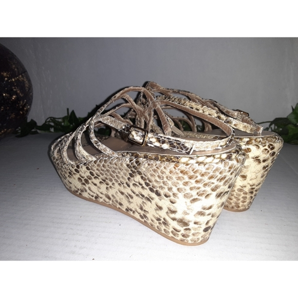 Stuart Weitzman Snake Print Strappy Slingback Wedg - Picture 16 of 16